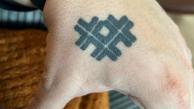 Tattoo van Donny Daas van het logo van Breda. 