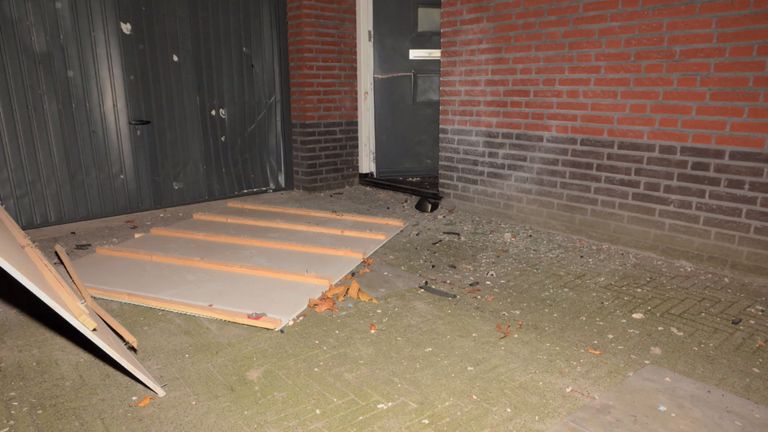 Ravage na de explosie (Beeld: Opsporing Verzocht).