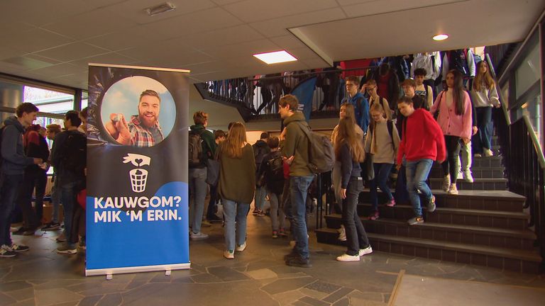 Kauwgom? Mik 'm erin (foto: Omroep Brabant).