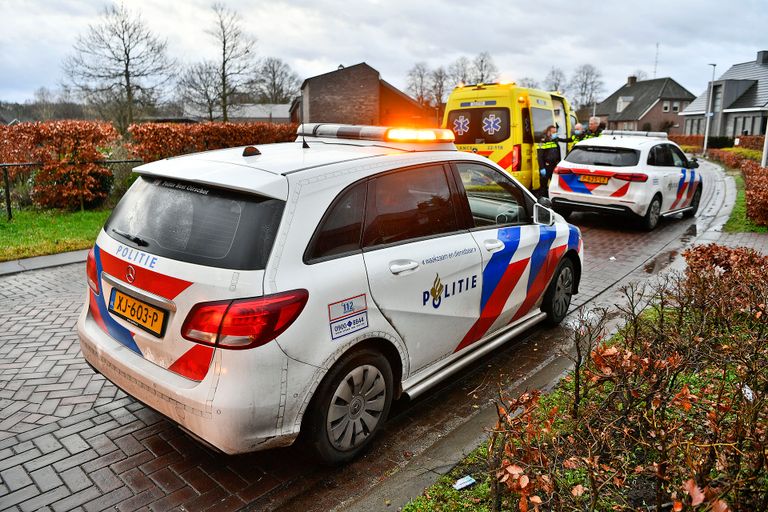 Inzet van politie en ambulance in Veldhoven (foto: SQ Vision Mediaprodukties).