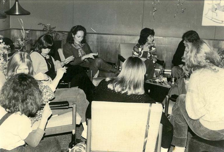 Vrouwenkafee in Tilburg, jaren '70 of '80 (foto: BHIC).