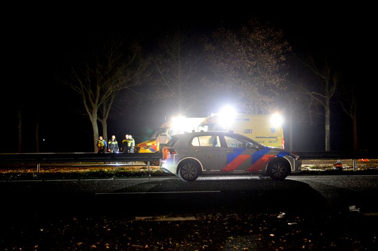 Bij het ongeluk op de A58 bij Rucphen kwam iemand om het leven (foto: Perry Roovers/SQ Vision).