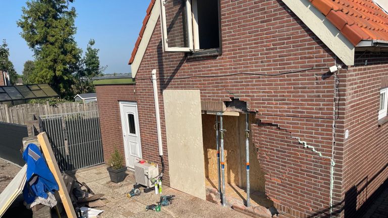 Het huis is zwaar beschadigd (foto: Erik Peeters). 