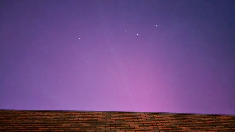 Aurora boven de Reeshof in Tilburg, met de Grote Beer, gewoon in de achtertuin. (foto: Bianca Baetens).