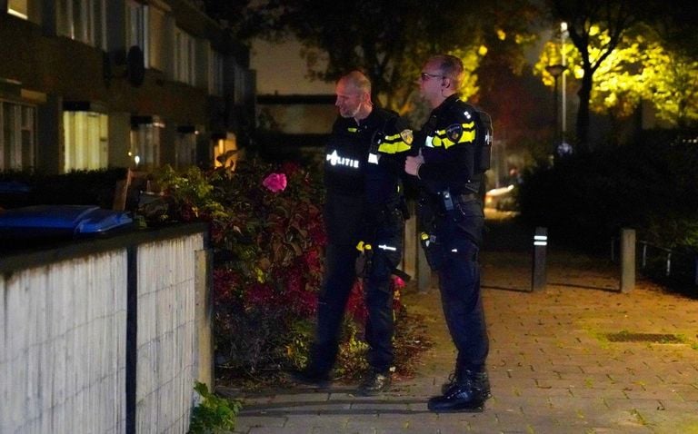 De politie kreeg te horen dat er zou zijn  geschoten tijdens de ruzie in Den Bosch (foto: Bart Meesters).