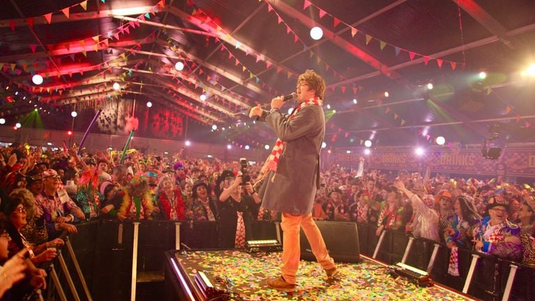 Lamme Frans krijgt de zaal plat (foto: Twan Spierts).