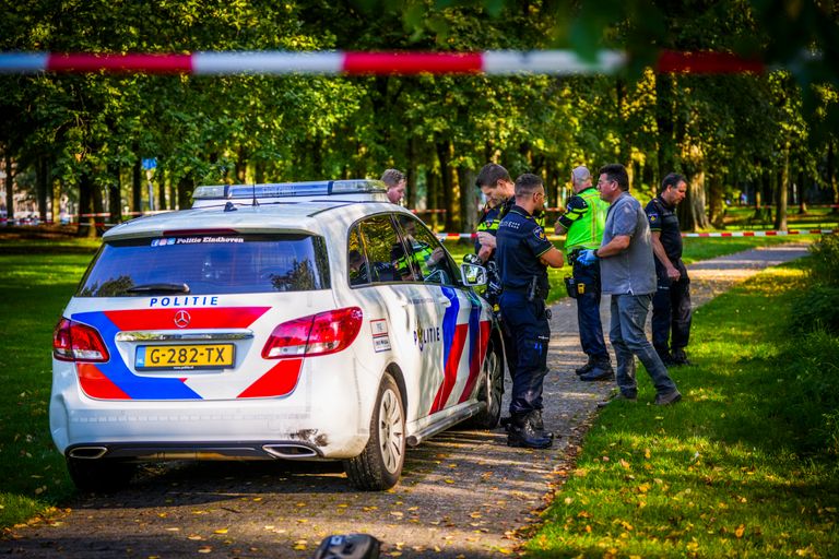 Politieonderzoek aan de John F. Kennedylaan in Eindhoven (foto: SQ Vision).