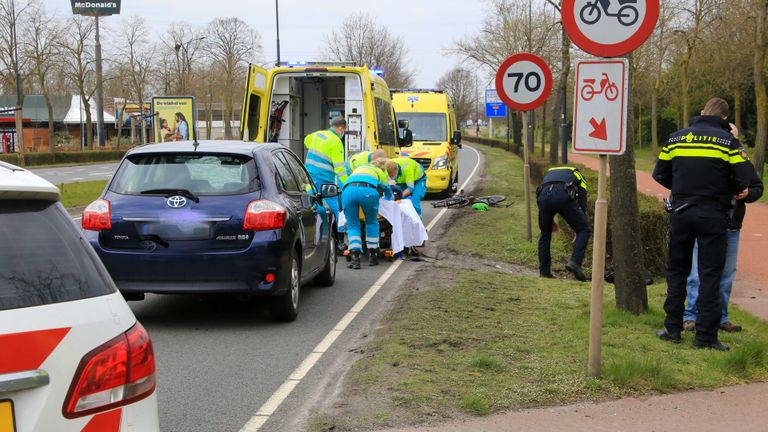 De fietser raakte zwaargewond (foto: Harrie Grijseels/ SQ Vision).