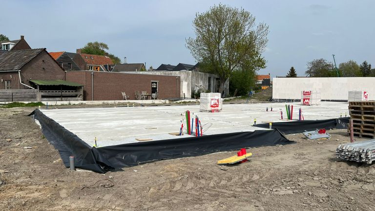 De bouw van het huis is begonnen (eigen foto).