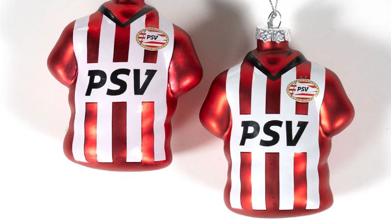 De shirts voor in de boom van PSV (foto: PSV FANstore).