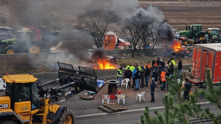 De grensblokkade op de A67, niet de A16 (foto: Noël van Hooft).