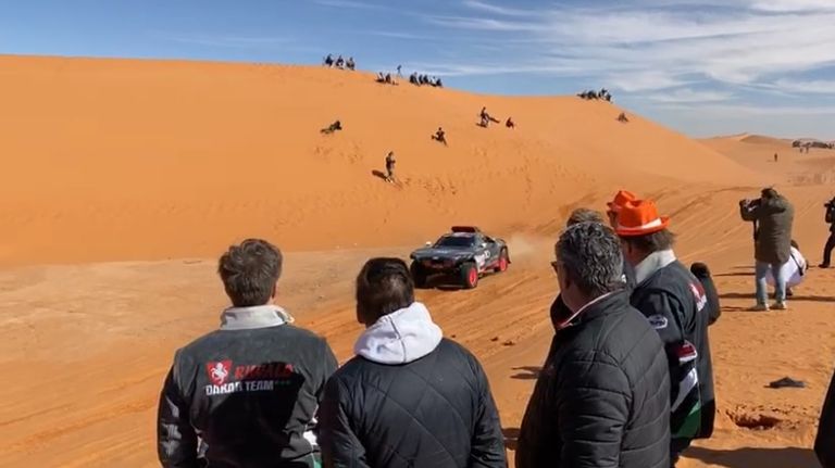 Dakar Fans zitten bovenop de actie 