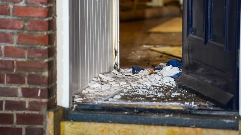 Flinke schade bij het huis in Geldrop (foto: Dave Hendriks).