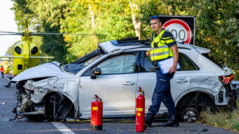 Twee van de drie slachtoffers zouden er ernstig aan toe zijn (foto: Marcel van Dorst).