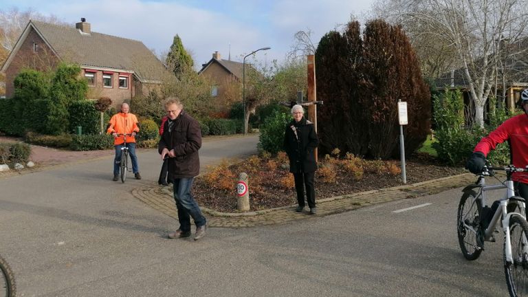 Inwoners zijn blij met de actie van Jeroen Woe en Niels van der Laan (foto: Ista van Galen).