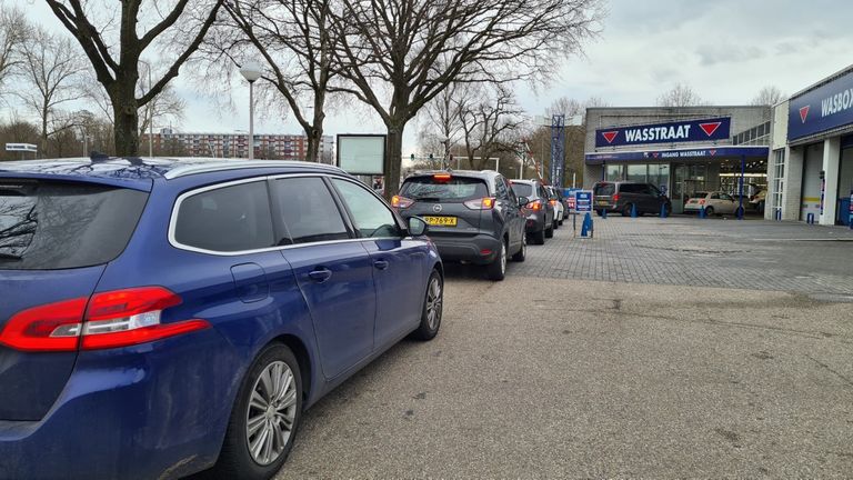 De wachttijd loopt op tot een kwartier (foto: Noël van Hooft)