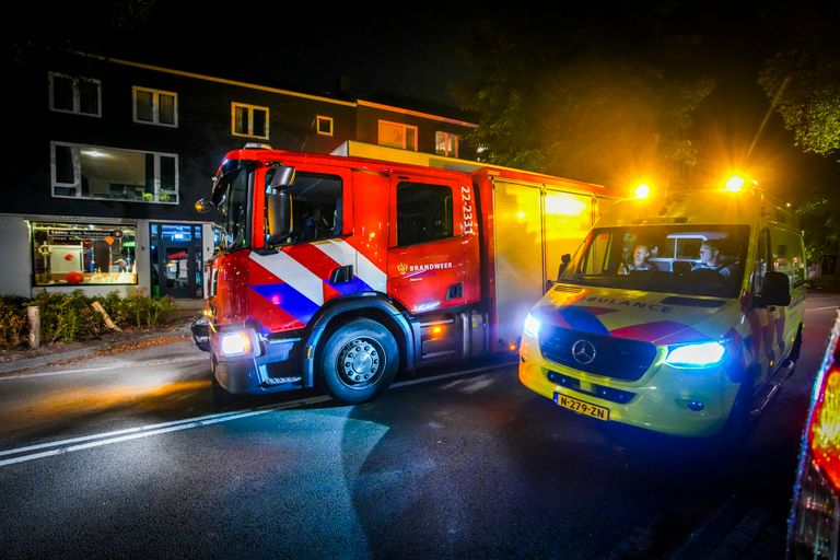 De brand bij het restaurant aan de Leenderweg in Eindhoven brak rond twee uur zaterdagnacht uit (foto: SQ Vision).