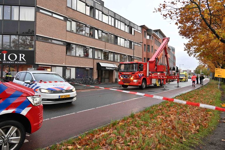 De brandweer bij het gebouw aan de Tramsingel in Breda (foto: Tom van der Put/SQ Vision).