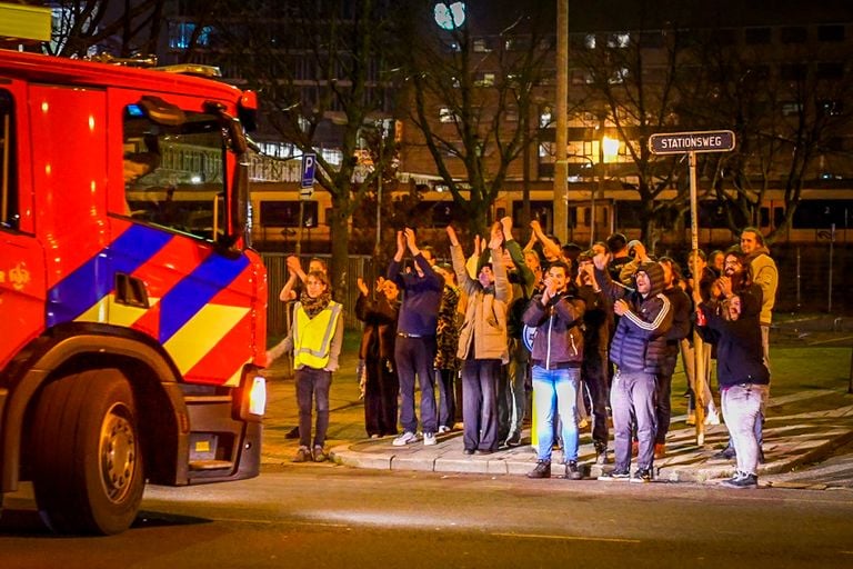 Applaus voor brandweer (foto: SQ Vision).