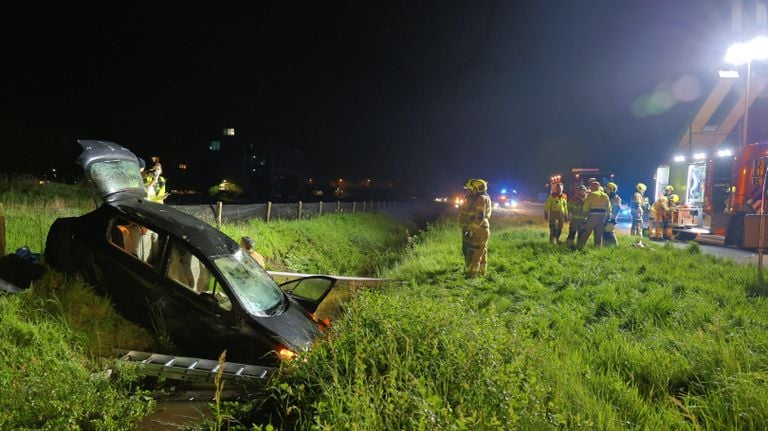 Na de crash op de A77 werden meerdere hulpverleners opgeroepen (foto: SK-Media).