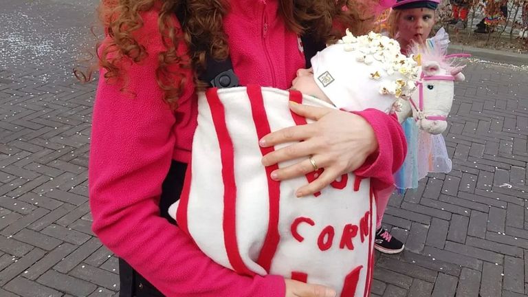 De allereerste carnaval verkleed als popcorn in Schraansersrijk (foto: Insta Tessxrose).