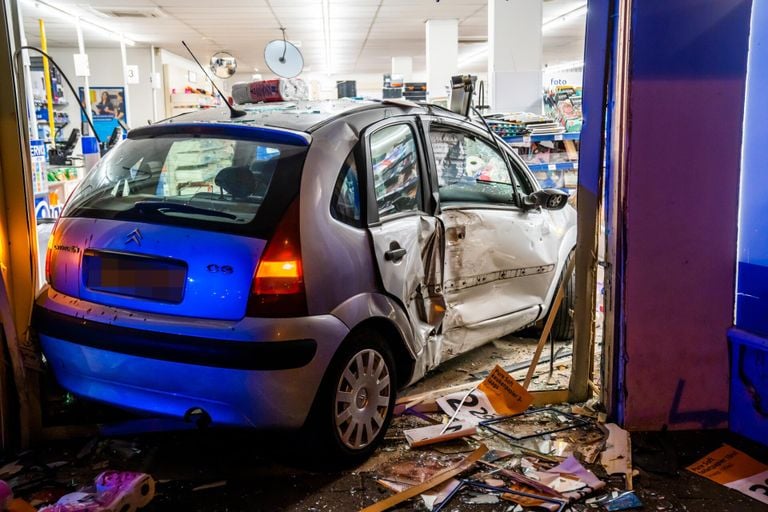 Hoe het zo mis kon gaan in de Petrus Canisiuslaan in Eindhoven wordt onderzocht (foto: (Dave Hendriks/SQ Vision).