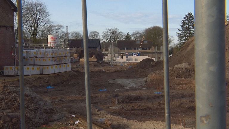 In Oirschot wordt volop gebouwd (beeld: Omroep Brabant).