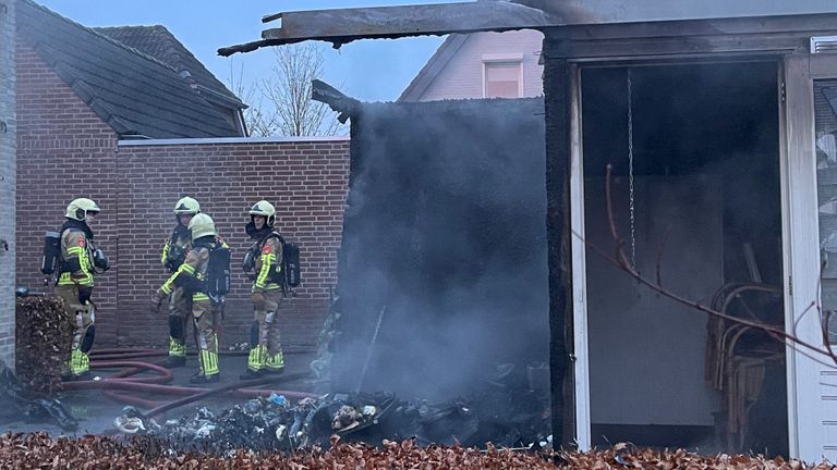 De schuur die uitbrandde. (foto: Bart Meesters / SQ Vision).