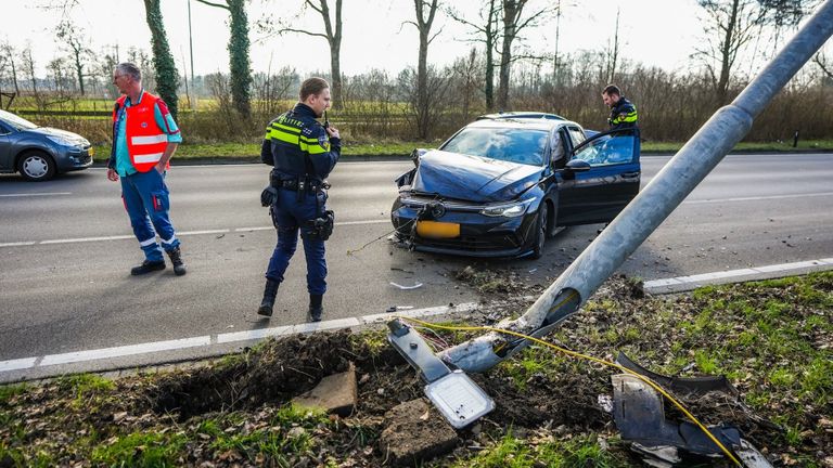 Auto crasht bij Nuenen (Foto: SQ Vision)