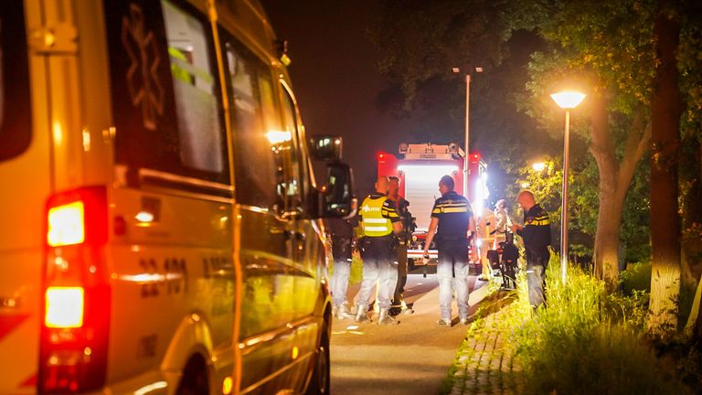 Ambulances, brandweer en politie kwamen ter plekke (foto: Sem van Rijssel/SQ Vision Mediaprodukties).