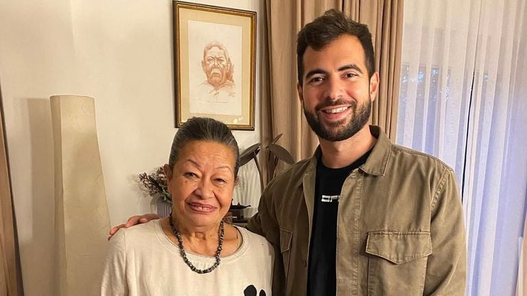 Isje met haar kleinzoon Jordi Amat (foto: privé). 