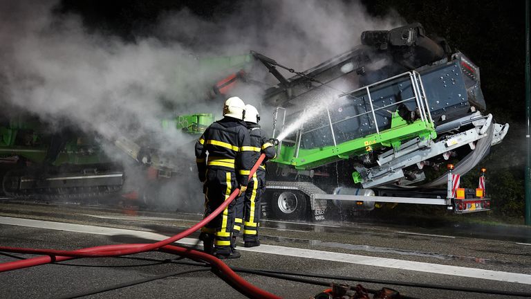 Het achterste deel van de vrachtwagen brandde uit (foto: Jeroen Stuve/SQ Vision)