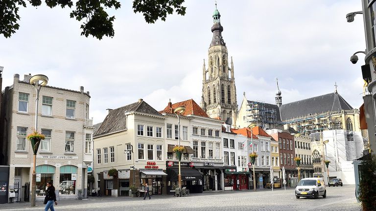 De Grote Markt oogt donderdag leeg en kill. (foto: Erald van der Aa)