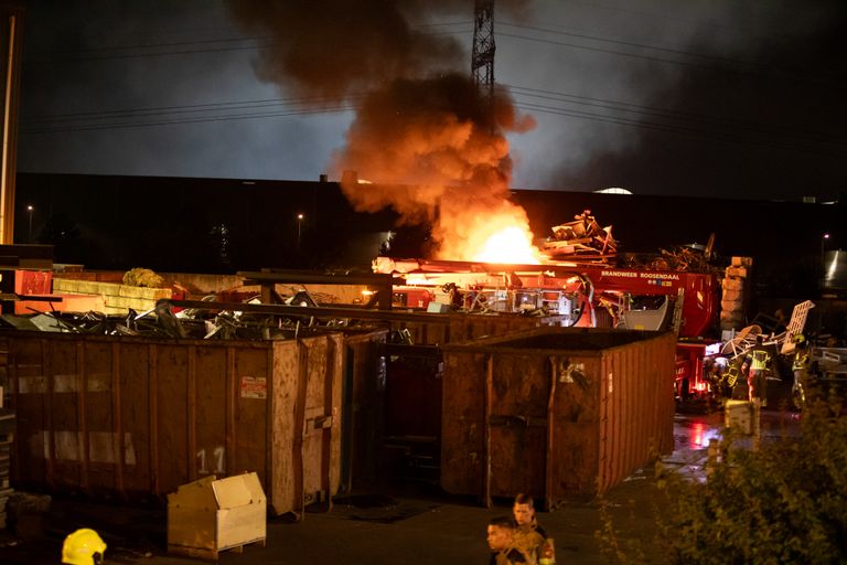 Felle containerbrand in Roosendaal (Foto: Christian Traets/SQ Vision)