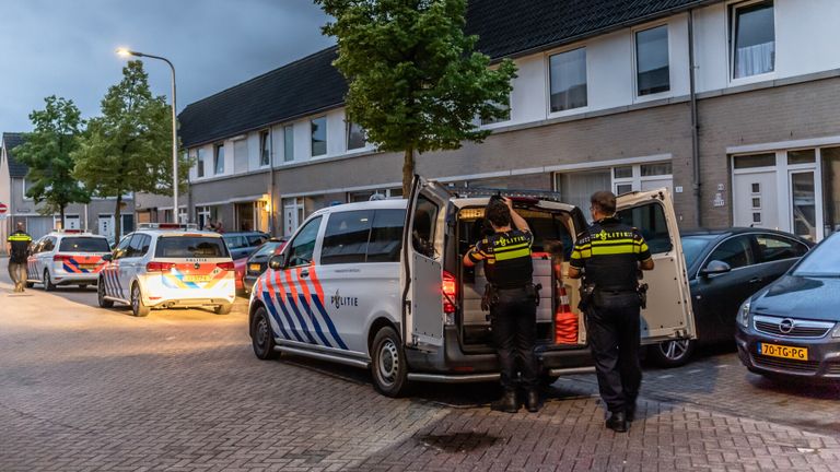 Iemand meende rond halfvijf schoten te horen in de Rentmeesterlaan in Tilburg (foto: Jack Brekelmans/SQ Vision).