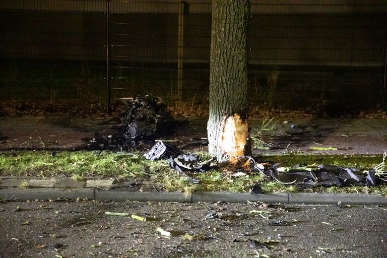 Hoe het mis kon gaan op de Bredaseweg in Roosendaal wordt onderzocht (foto: Christian Traets/SQ Vision).