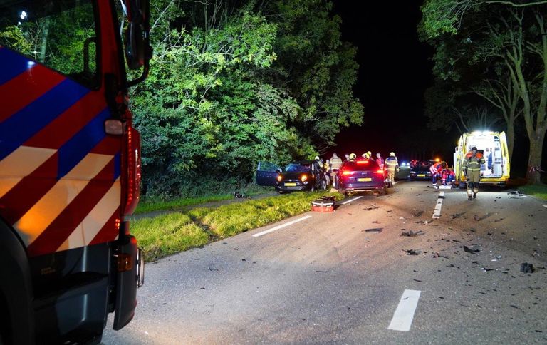 Bij het ongeluk in Den Bosch raakten drie mensen gewond (foto: Bart Meesters).