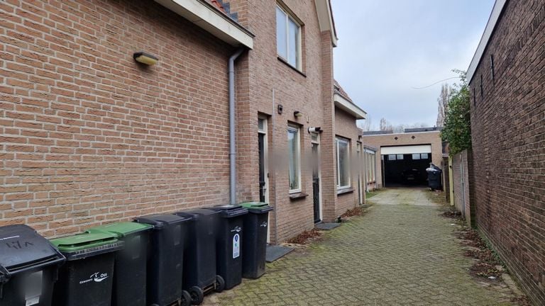 De woningen achter het huis in de Schoolstraat (foto: Tom Berkers).