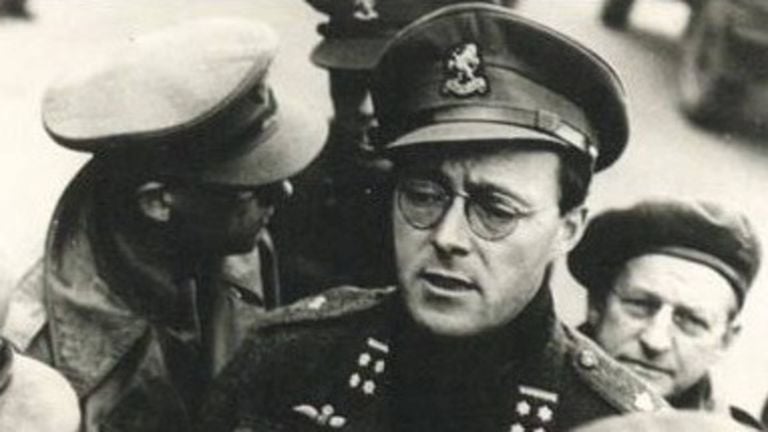 Prins Bernhard in zijn uniform als commandant Binnenlandse Strijdkrachten
