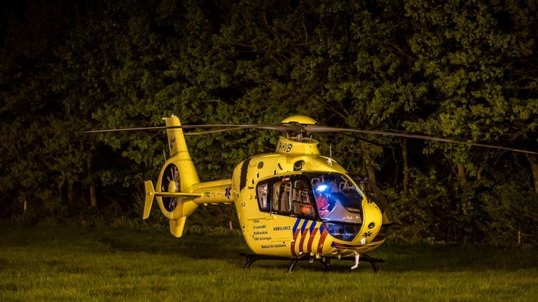 Vanwege de ernst van de situatie kwam ook een traumaheli naar de Beerseweg in Diessen (foto: Jack Brekelmans/SQ Vision).