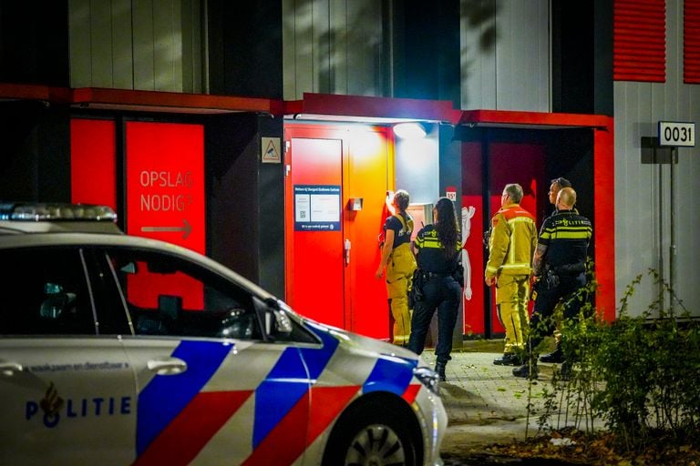 De eigenaar van een van de opslagboxen kon het gebouw van Shurgard in Eindhoven niet meer uit (foto: SQ Vision).