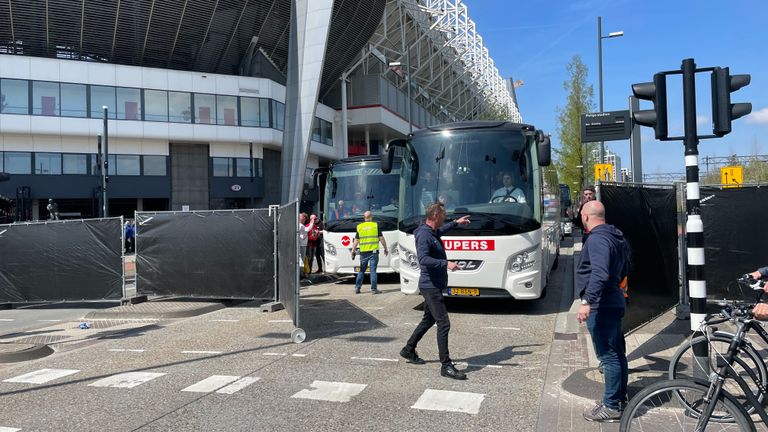 Aankomst van de bussen