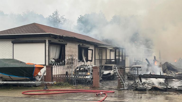 Ook dit huis raakte zwaar beschadigd (foto: Imke van de Laar).