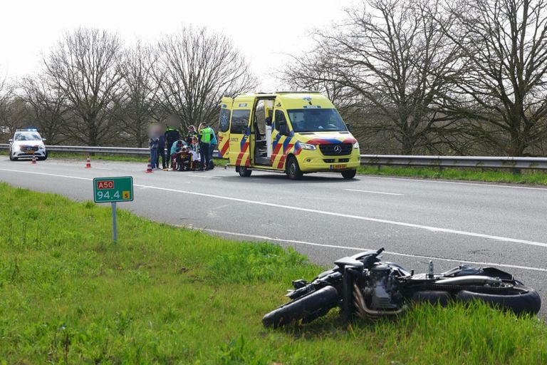 Het ging mis op de verbindingsweg tussen de A50 bij Ekkersrijt en de A2 richting Best (foto: Sander van Gils/SQ Vision). 