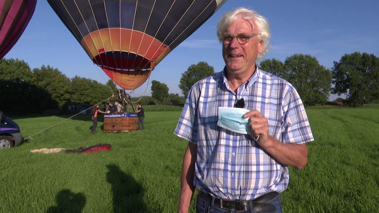 Piloot John Schoone van bedrijf Ad Ballon in Breda (foto: Erik Peeters).