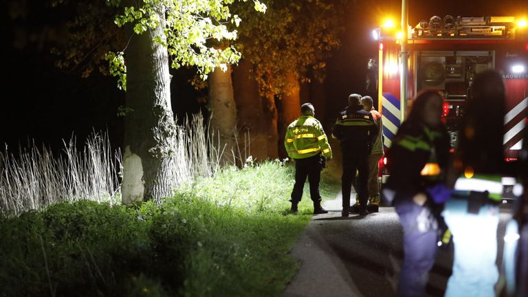 Diverse hulpdiensten werden opgeroepen, maar het slachtoffer in De Heen was niet meer te redden (foto: Christian Traets/SQ Vision).