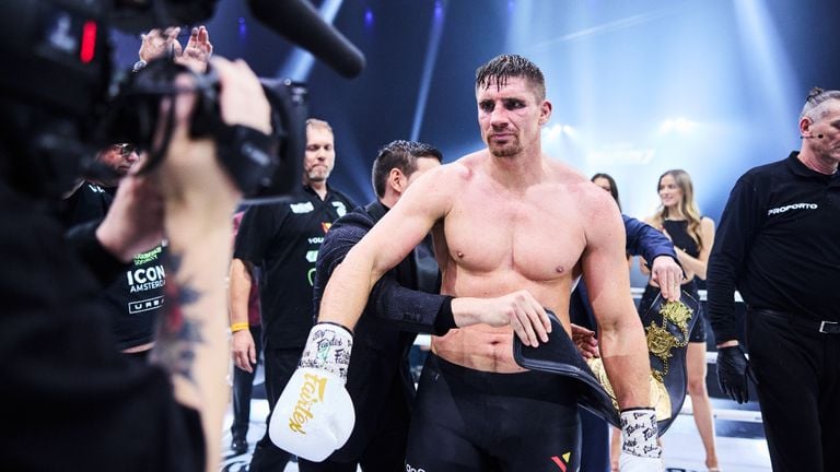 Rico Verhoeven blijft wereldkampioen. (Foto: GLORY)