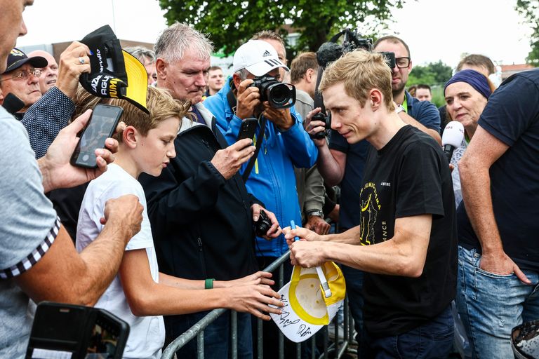 Jonas Vingegaard vlak voor de start van Daags na de Tour (foto: ANP / Vincent Jannink). 