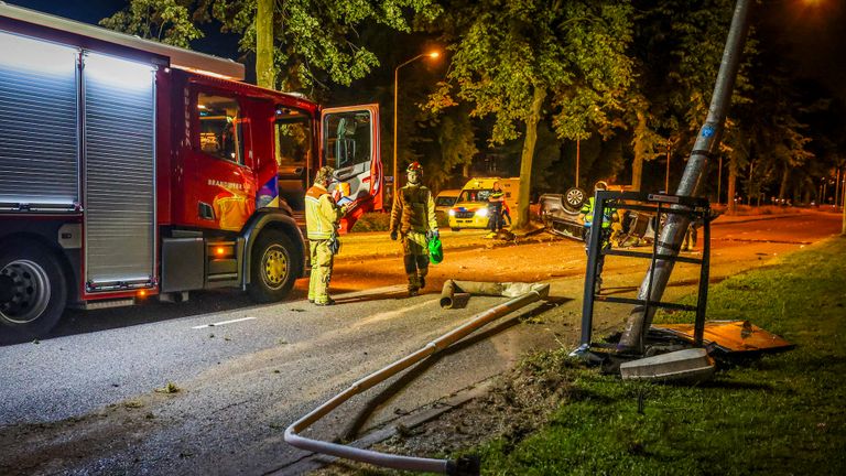 Een ravage in de Karel de Grotelaan in Eindhoven (foto: SQ Vision).