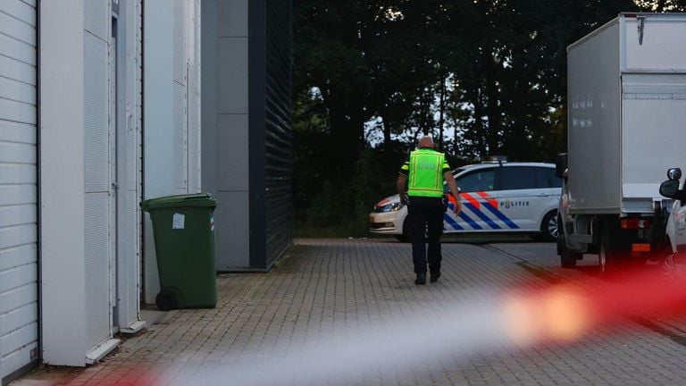 Het drugslab werd ontdekt op een industrieterrein aan de Kievitsven in Rosmalen (foto: Bart Meesters / SQ Vision).